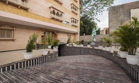 Treebo Trend Haveli Resort Roots