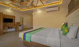Treebo Trend Haveli Resort Roots