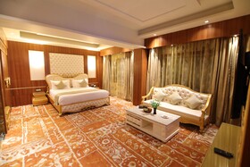 Udman Haridwar by Ferns N Petals