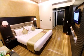 Udman Haridwar by Ferns N Petals