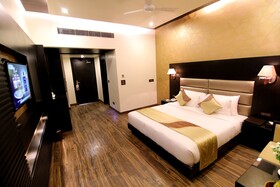 Udman Haridwar by Ferns N Petals