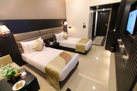 Udman Haridwar by Ferns N Petals