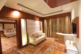 Udman Haridwar by Ferns N Petals
