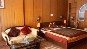 Hotel Himshikhar