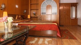 Hotel Himshikhar