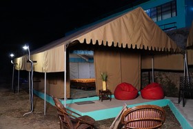 Dhanolti Camps