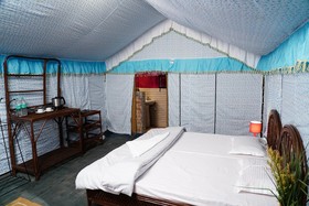 Dhanolti Camps