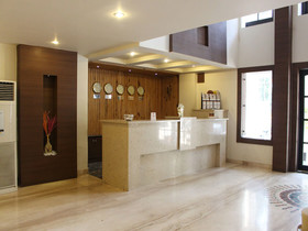 Capital O 3600 Hotel Royal Windsor