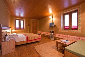 Chevron Eco Lodge