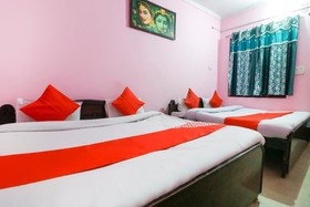 Ashish Hotel by OYO Rooms