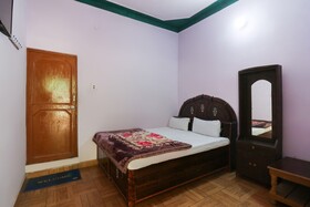 New Shiv Shakti by OYO Rooms