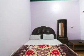 New Shiv Shakti by OYO Rooms