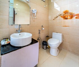 Flutter Hotels & Resort