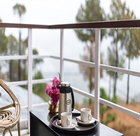 Flutter Hotels & Resort