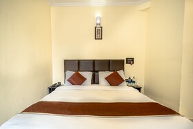 Flutter Hotels & Resort