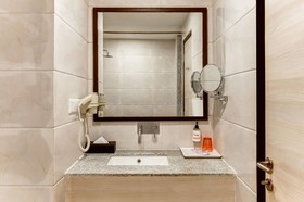 Red Fox Hotel Neelkanth