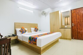 Fabexpress Kalsia Home Stay