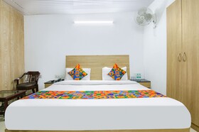 Fabexpress Kalsia Home Stay
