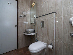 Grand Sm Regency by OYO Rooms