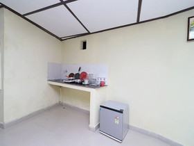 Happy Valley by OYO Rooms