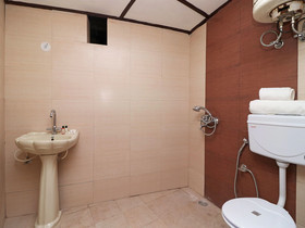 Happy Valley by OYO Rooms