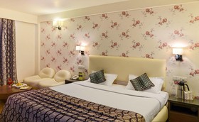 Honeymoon Inn