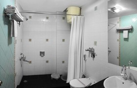 Honeymoon Inn