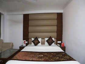 Hotel Aashna By OYO Rooms