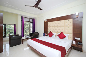 Hotel Charlene