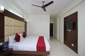 Hotel Charlene