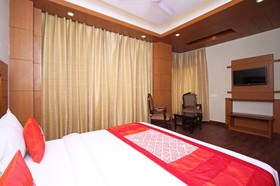 Hotel Highland by OYO