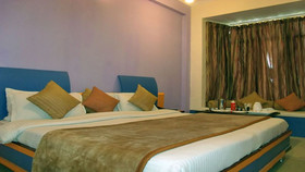 Hotel Oak Bush