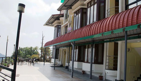 Hotel Oak Bush