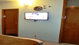 Hotel Oak Bush