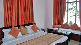 Hotel Oak Bush