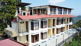 Hotel Oak Bush