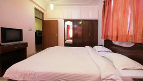 Hotel Oak Bush