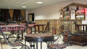 Hotel Oak Bush