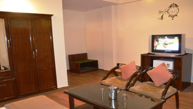 Hotel Oak Bush