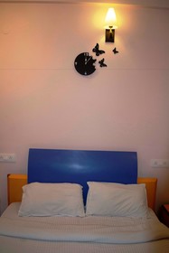Hotel Oak Bush