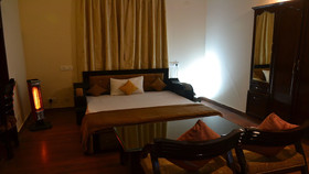 Hotel Oak Bush