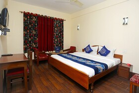 Hotel Pioneer by OYO