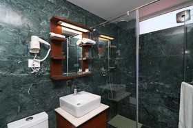Hotel The Pride by OYO Rooms