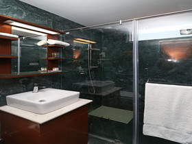 Hotel The Pride by OYO Rooms