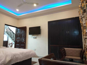 Hotel Usha Palace