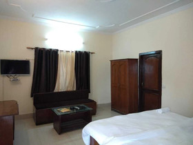Hotel Usha Palace