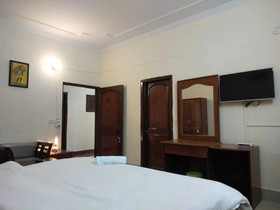 Hotel Usha Palace