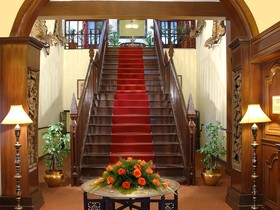 Kasmanda Palace