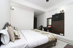 OYO 16063 Hotel Grand Valley