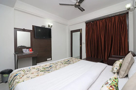 OYO 16063 Hotel Grand Valley